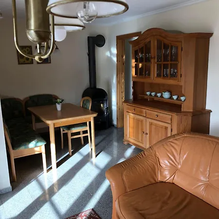 Haus-koralle-wohnung-rechts アパート *